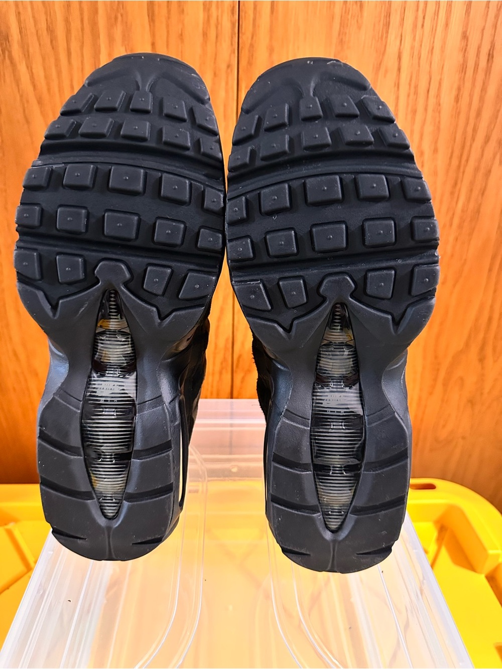 Nike Air Max 95 Essential "Triple Black" Low Top Sneaker CI3705-001 - Picture 8 of 12